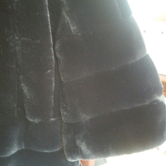 Liz claiborne faux fur coat with hoodie - Picture 4 of 4
